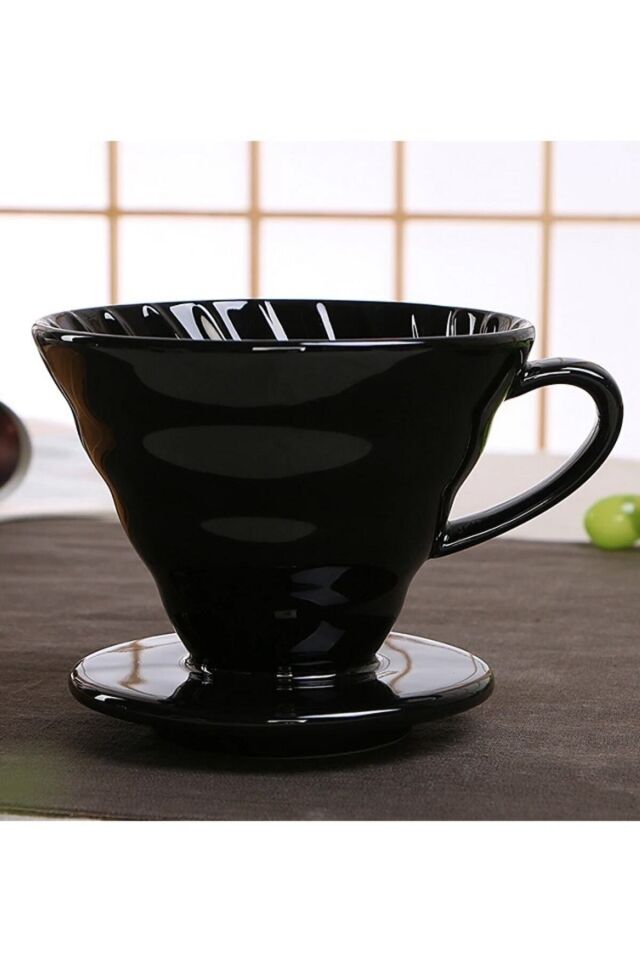 V60 02 Seramik Kahve Demleme Ekipmanı (KIRMIZI) SİYAH
